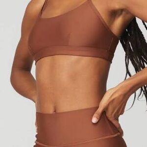 NWOT - Alo Yoga Airlift set ( intrigue bra +7/8 leggings) size S/XS in Rust